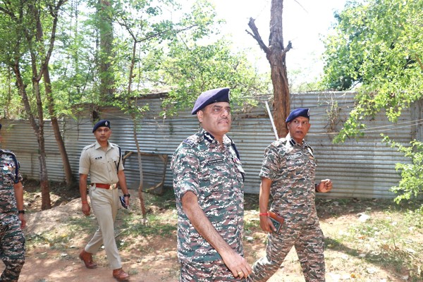   विशेष महानिदेशक का 11 बटालियन दौरा